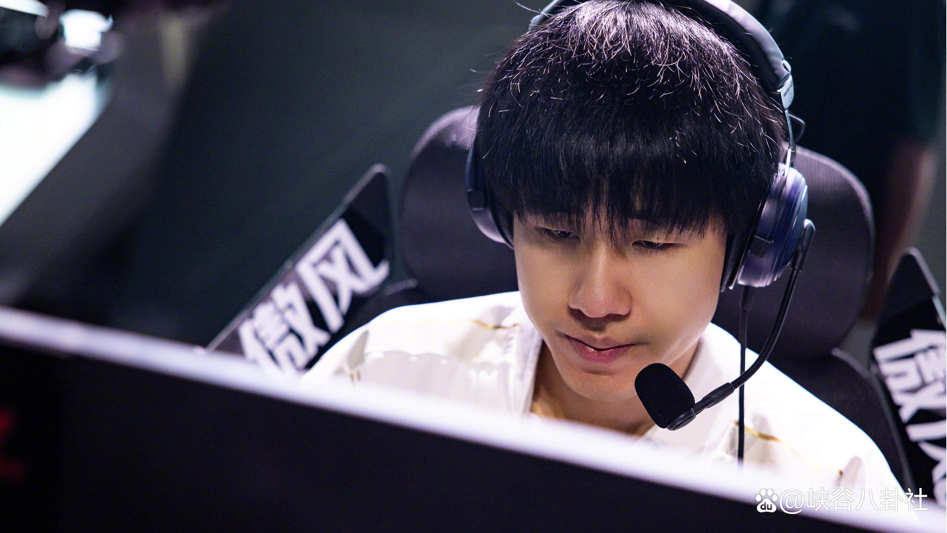 kaiyun开云-Rookie焦点对战，Doinb与50激战独行侠分钟，险胜胜负难料！比赛高潮迭起(rookie世界赛)