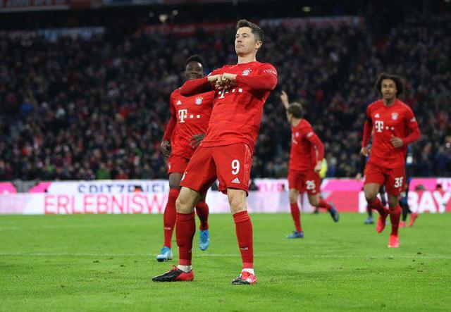 KAIYUN SPORTS-关于险胜引发热议！，莱万多夫斯基在中国队比赛中刷新纪录全场沸腾不已的信息